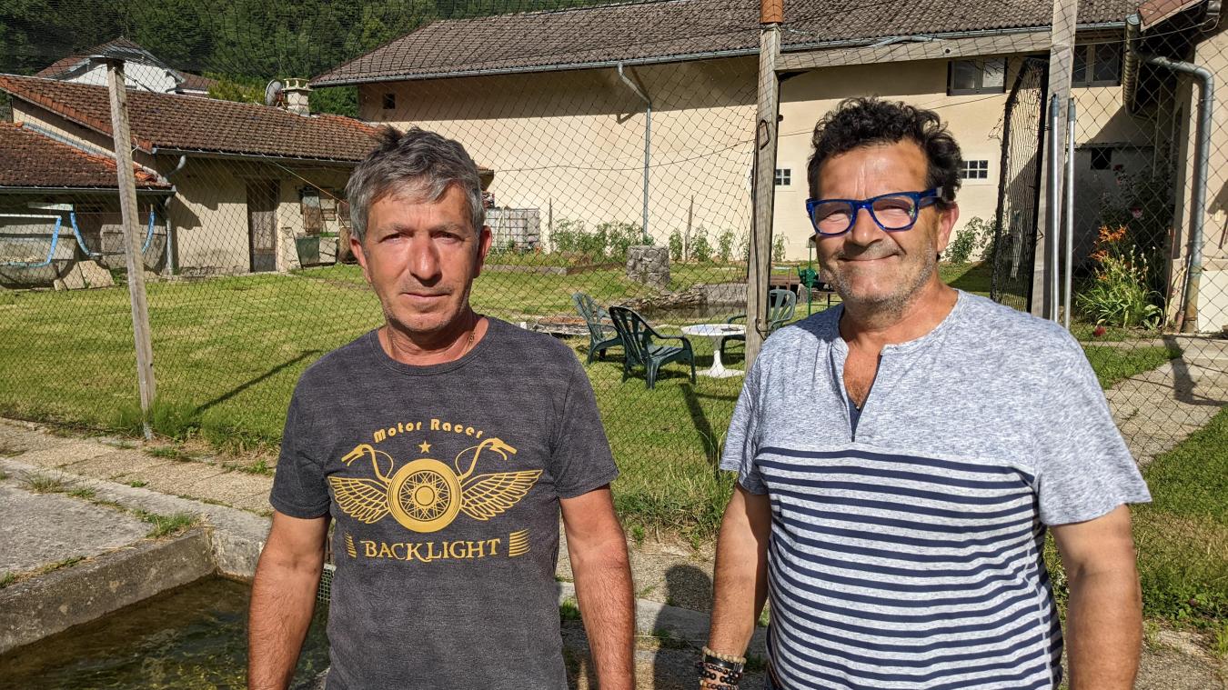 Le président de l’association Jean-François Sanchez (gauche) et le responsable de la pisciculture Nicolas Iarussi.