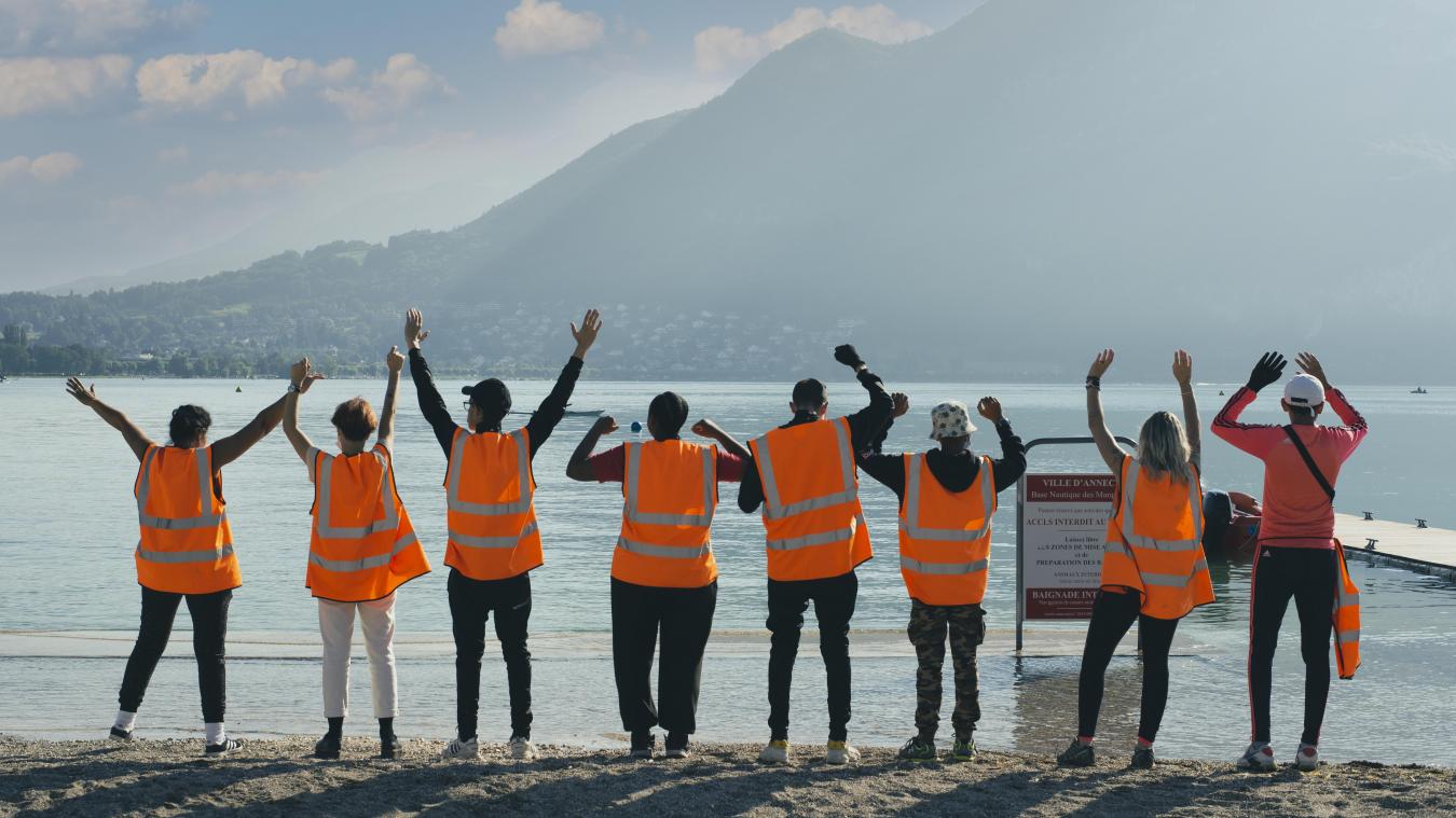 Le nettoyage des plages pendant les vacances d’été fait partie des chantiers éducatifs proposés aux jeunes par l’association.