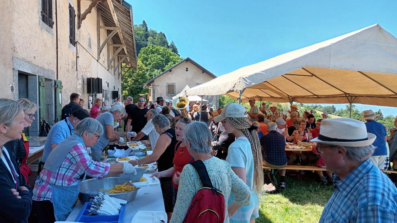 Conviviale et authentique, la fête de La Thuile était de retour sur le Salève, le dimanche 17 juillet 2022, après deux éditions annulées pour cause de pandémie.