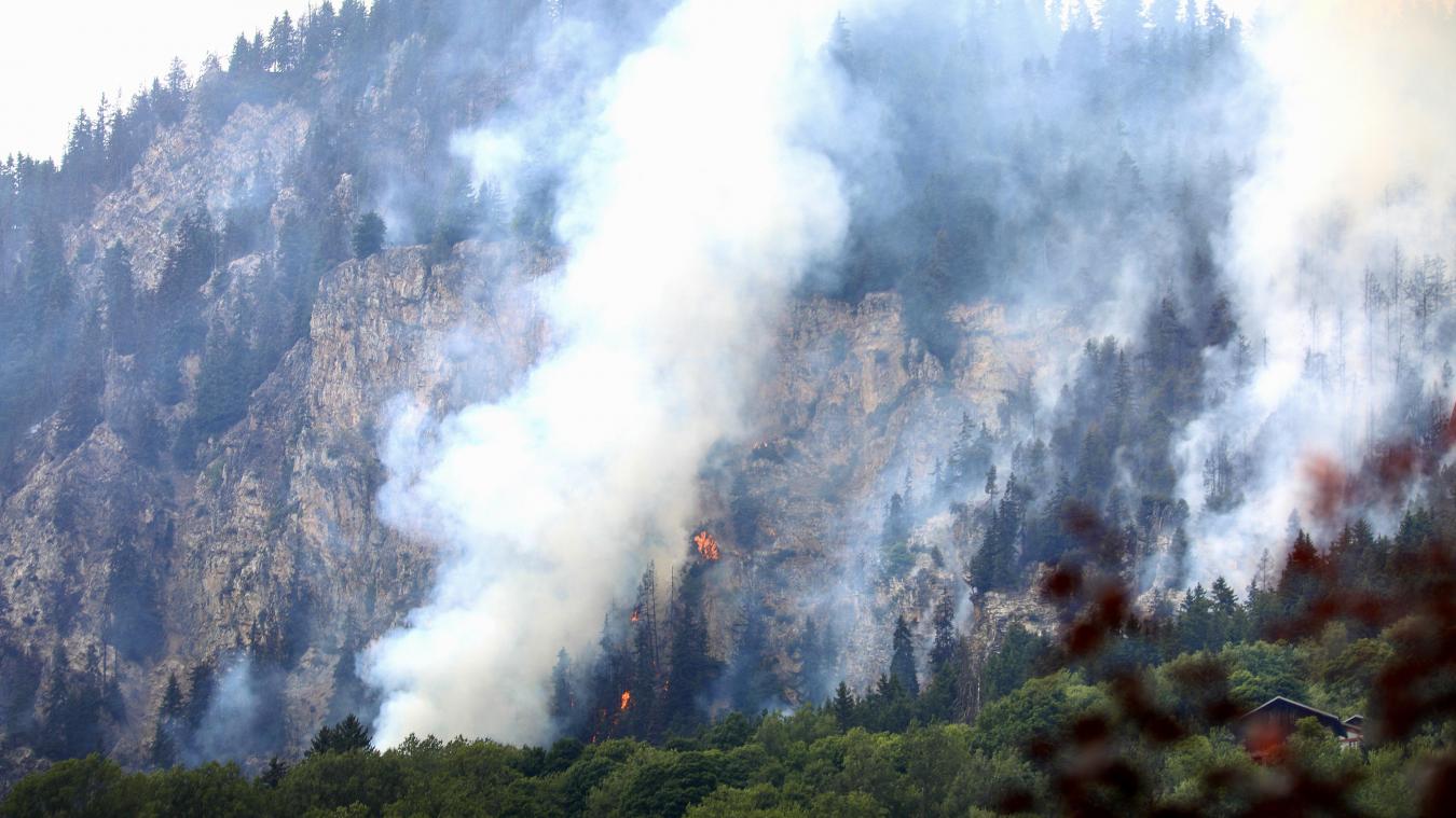 Bozel : le feu de forêt un temps fixé s’est propagé à nouveau