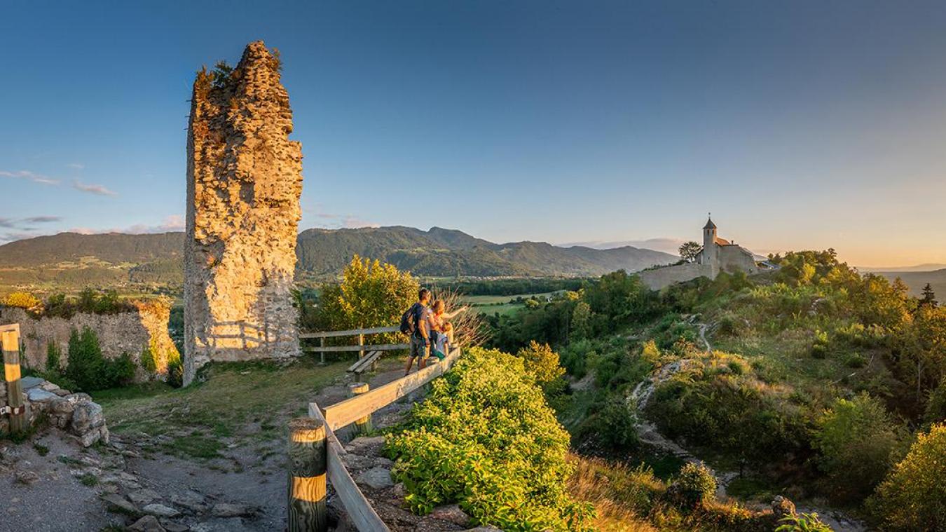 Le château des Allinges offre une vue splendide sur le lac et le Jura.