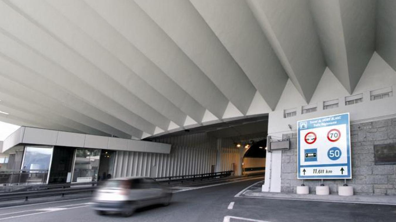 En cet été 2022, de très nombreux embouteillages sont observés aussi bien en semaine que le week-end, sur la RN 205 qui mène au tunnel du Mont-Blanc.