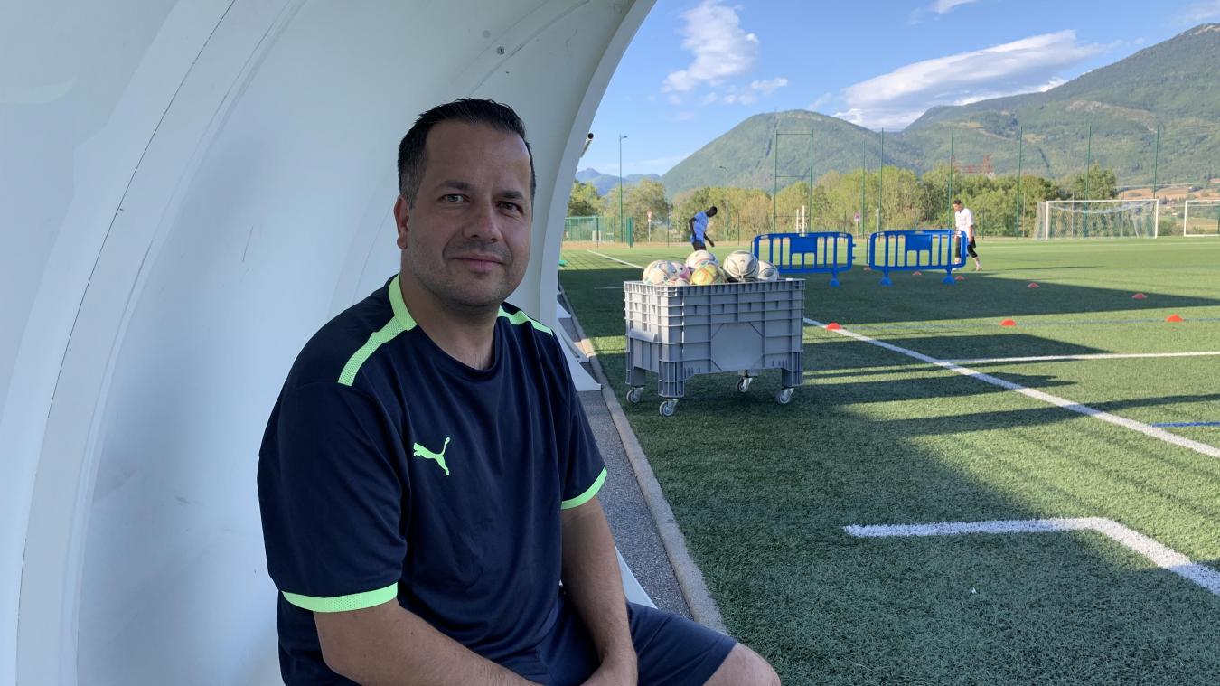 Filipes Nuñes est l’entraîneur du Valserine FC depuis l’été 2019.