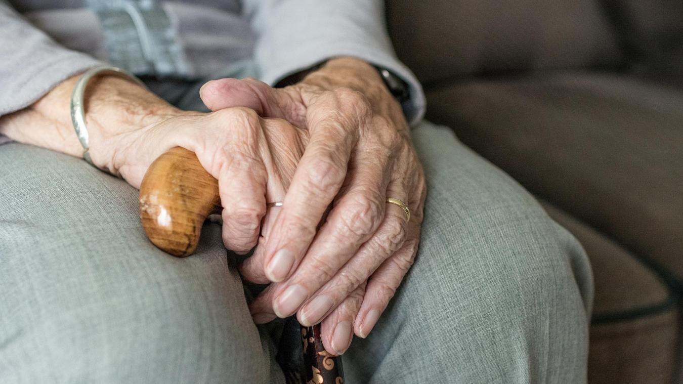 Les retraités français devront patienter un mois de plus pour connaître la revalorisation de leur pension.