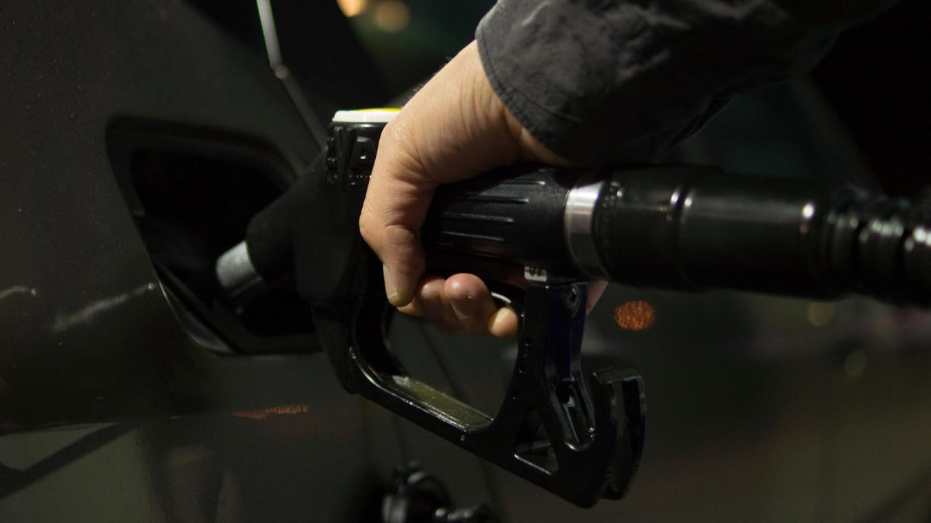 Le prix des carburants est à la baisse. Du mieux pour le porte-monnaie, mais jusqu’à quand et réellement de combien?
