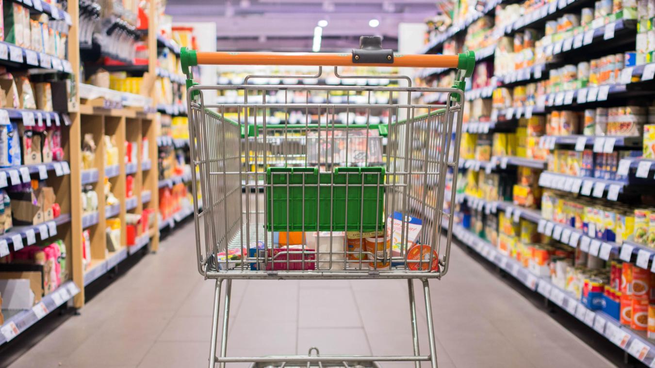 Carrefour lance son « défi anti-inflation » et bloque le prix de 100 produits essentiels du lundi 22 août au mercredi 30 novembre.