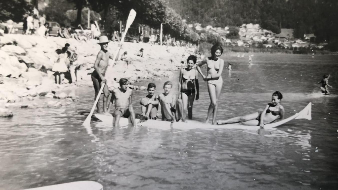 Il y a 60 ans, le gondolys, l’ancêtre du paddle, peuplait le lac d’Annecy