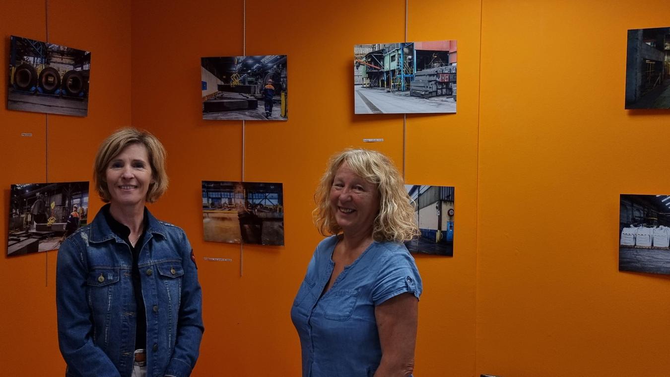 Laure Gonthier (directrice de la médiathèque de La Léchère) et Florence Hurard (photographe) rendent hommage au monde ouvrier à l'occasion d'une exposition photo enrichie.