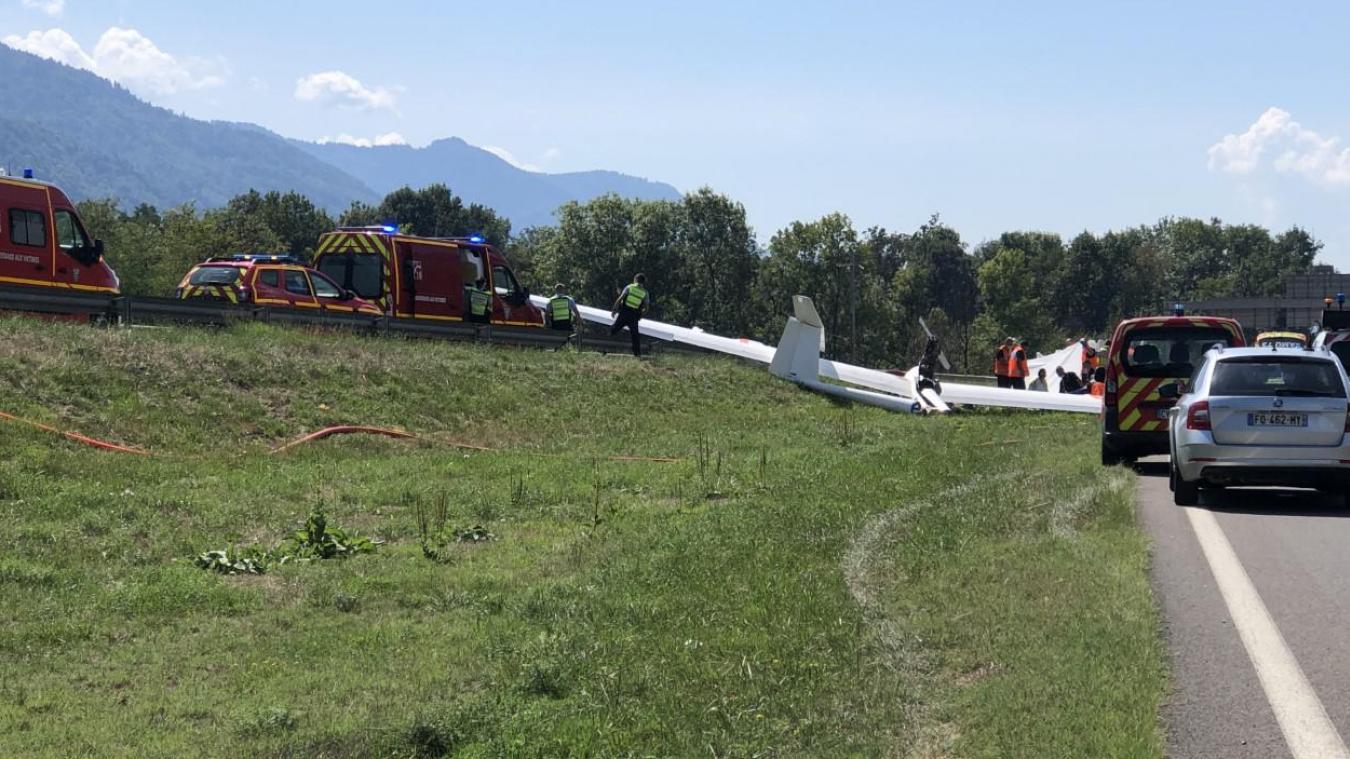 Frontenex : un motoplaneur se crashe sur l’autoroute