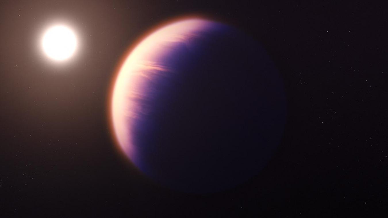 La planète WASP-39 b, découverte en 2011, est située à 700 années-lumière de la Terre.