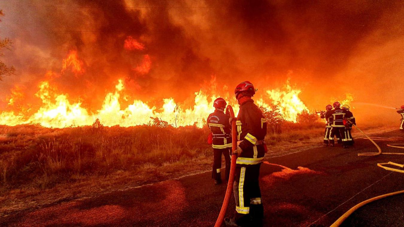 Cet été, les pompiers haut-savoyards ont aidé à lutter contre des feux de forêt dévastateurs, comme ici à Landiras (Gironde).