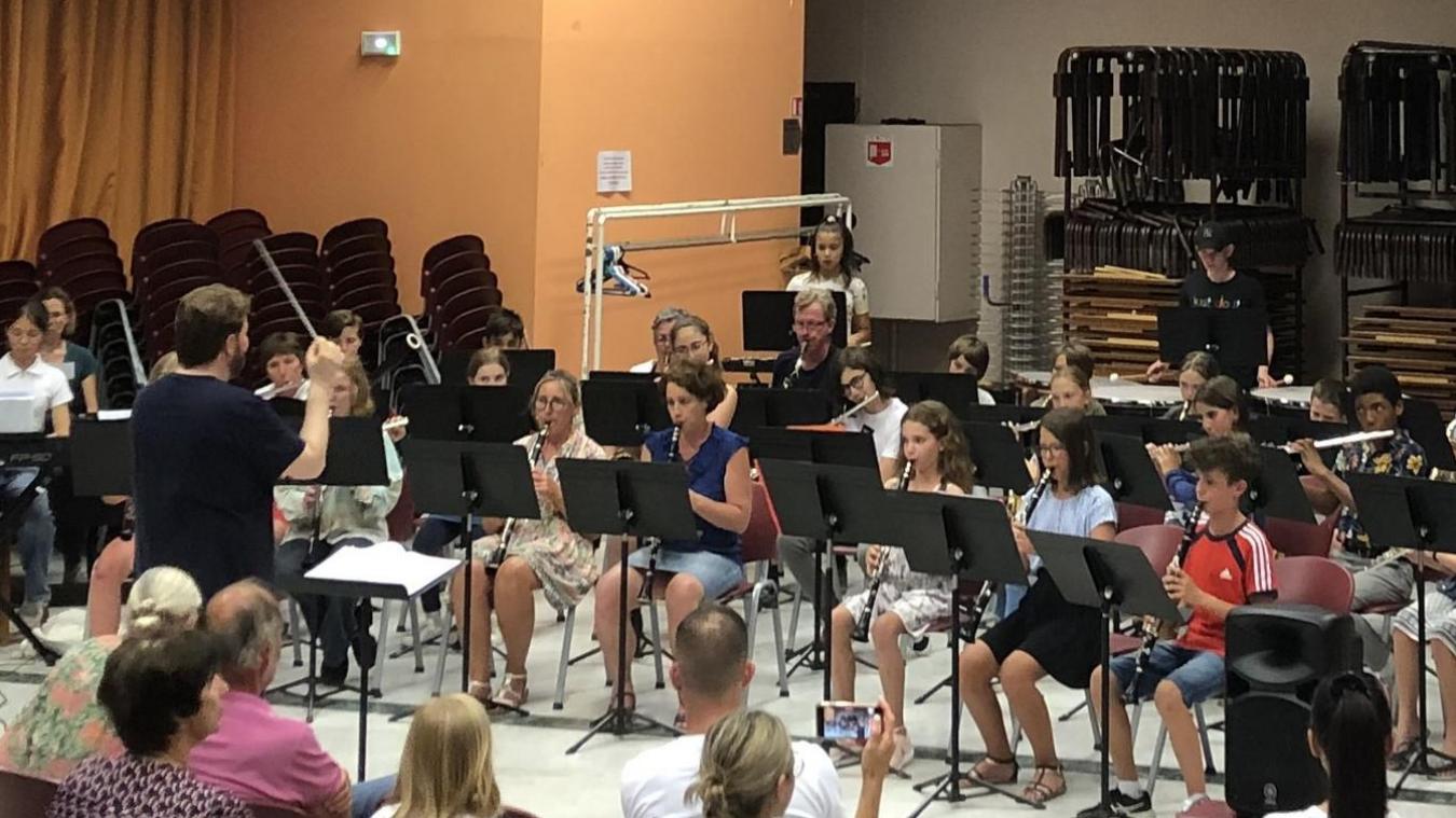 Chaque année, plusieurs concerts sont donnés pendant les périodes de Noël et en fin d'année par l'école de musique et l'harmonie de La Voix du Léman.