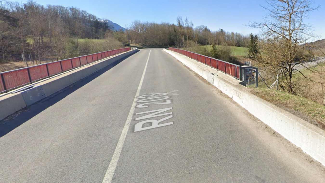 L’accident s’est déroulé sur le pont qui enjambe l’autoroute A410.