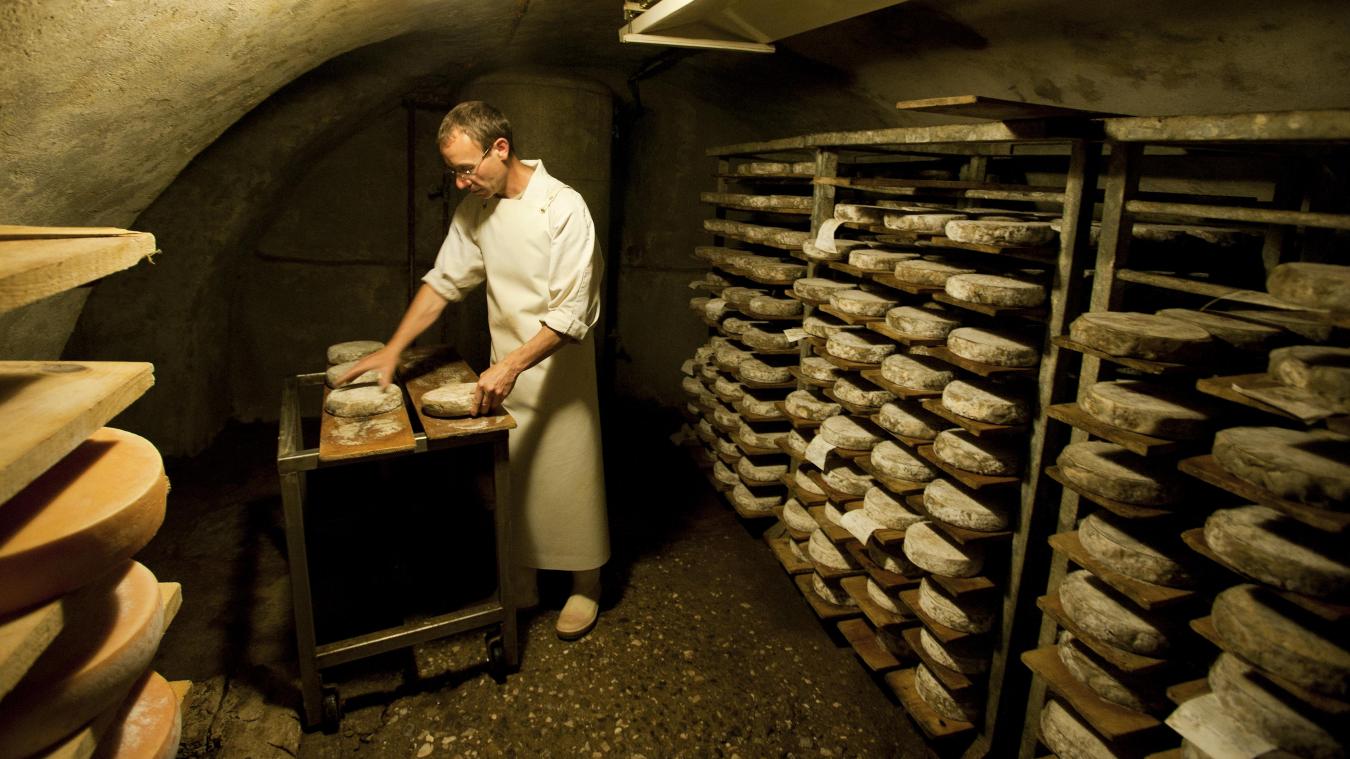 Les producteurs de fromage de Savoie labellisés AOP et IGP peuvent désormais acheter du fourrage provenant d’autres départements.