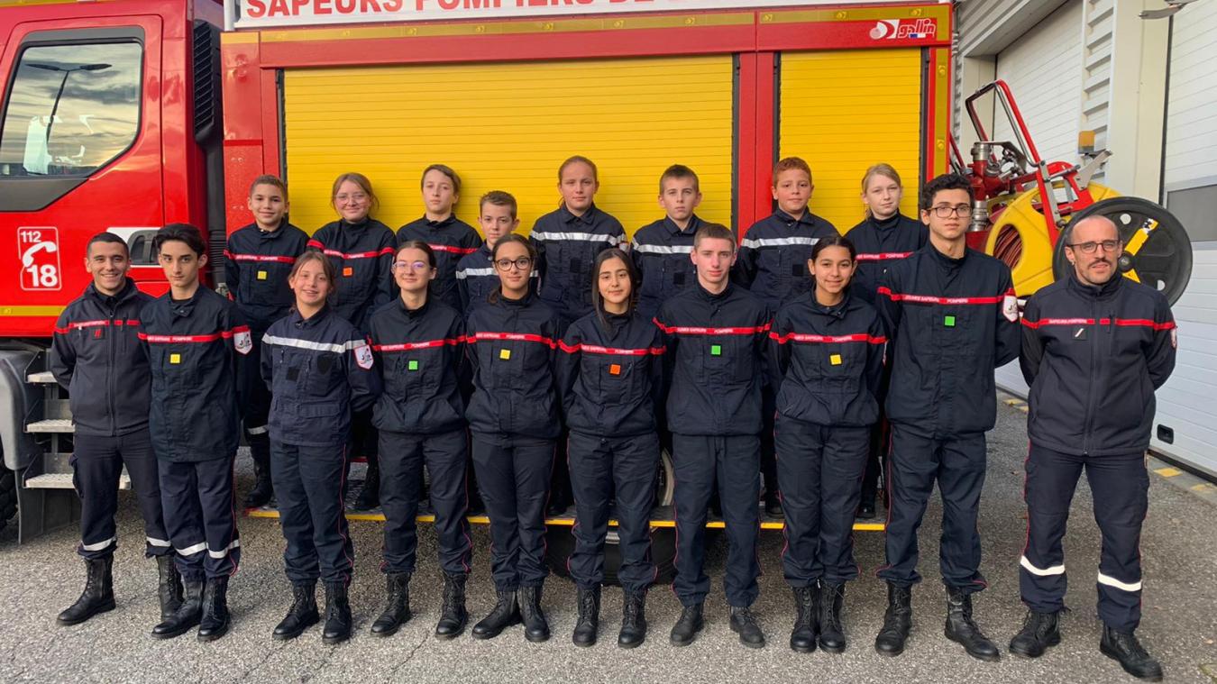 Les Jeunes sapeurs-pompiers participent à des cérémonies officielles et à des manifestations sportives, tout au long de leur formation.