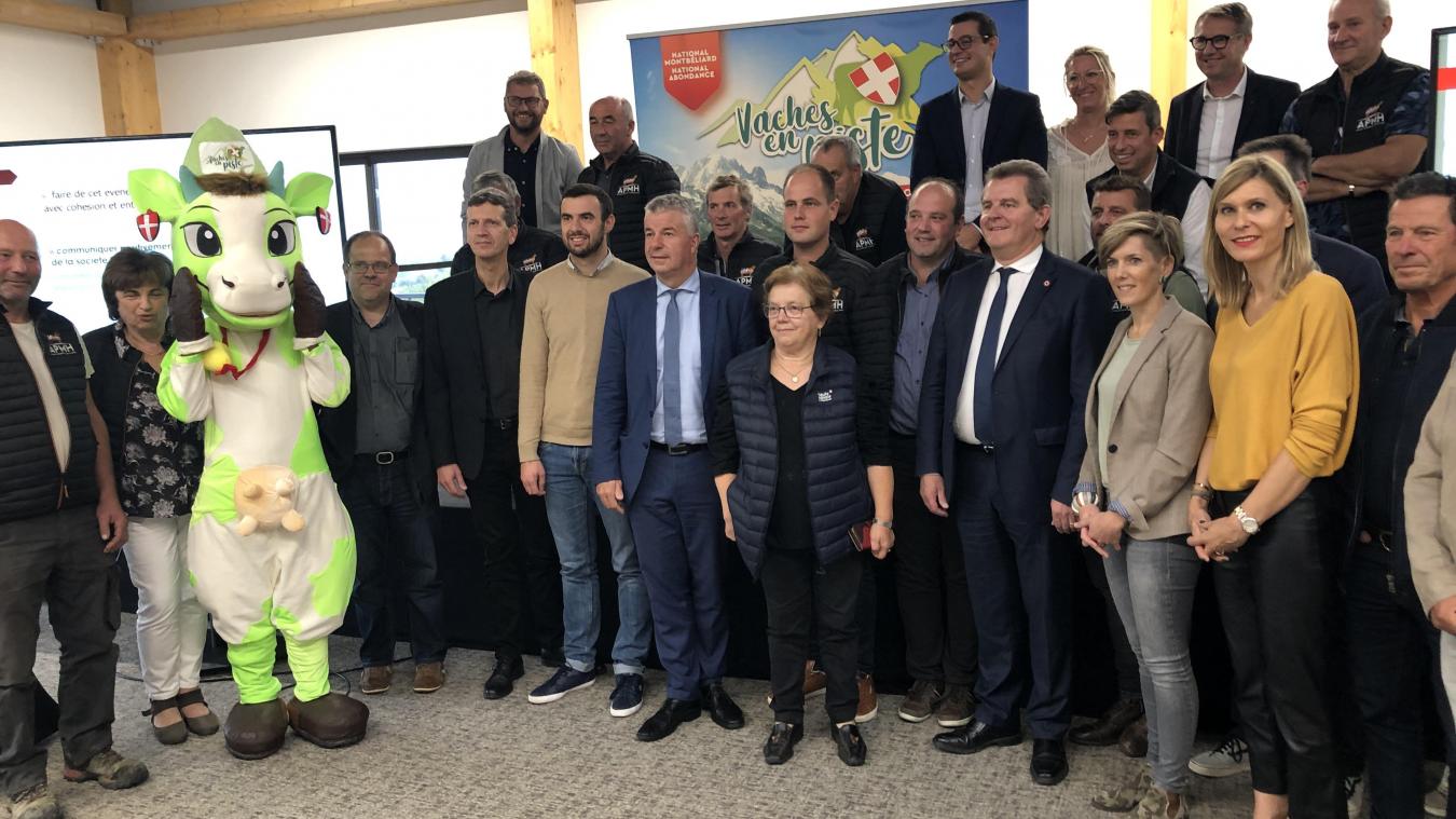 Les partenaires de l’événement étaient réunis autour des éleveurs de l’APMH, à Rochexpo, le 14 octobre dernier.