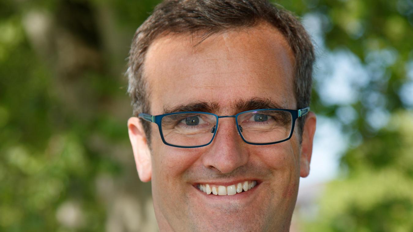 Antoine Vielliard, ancien maire de Saint-Julien-en-Genevois, reste fermement opposé à la fin de la gratuité.