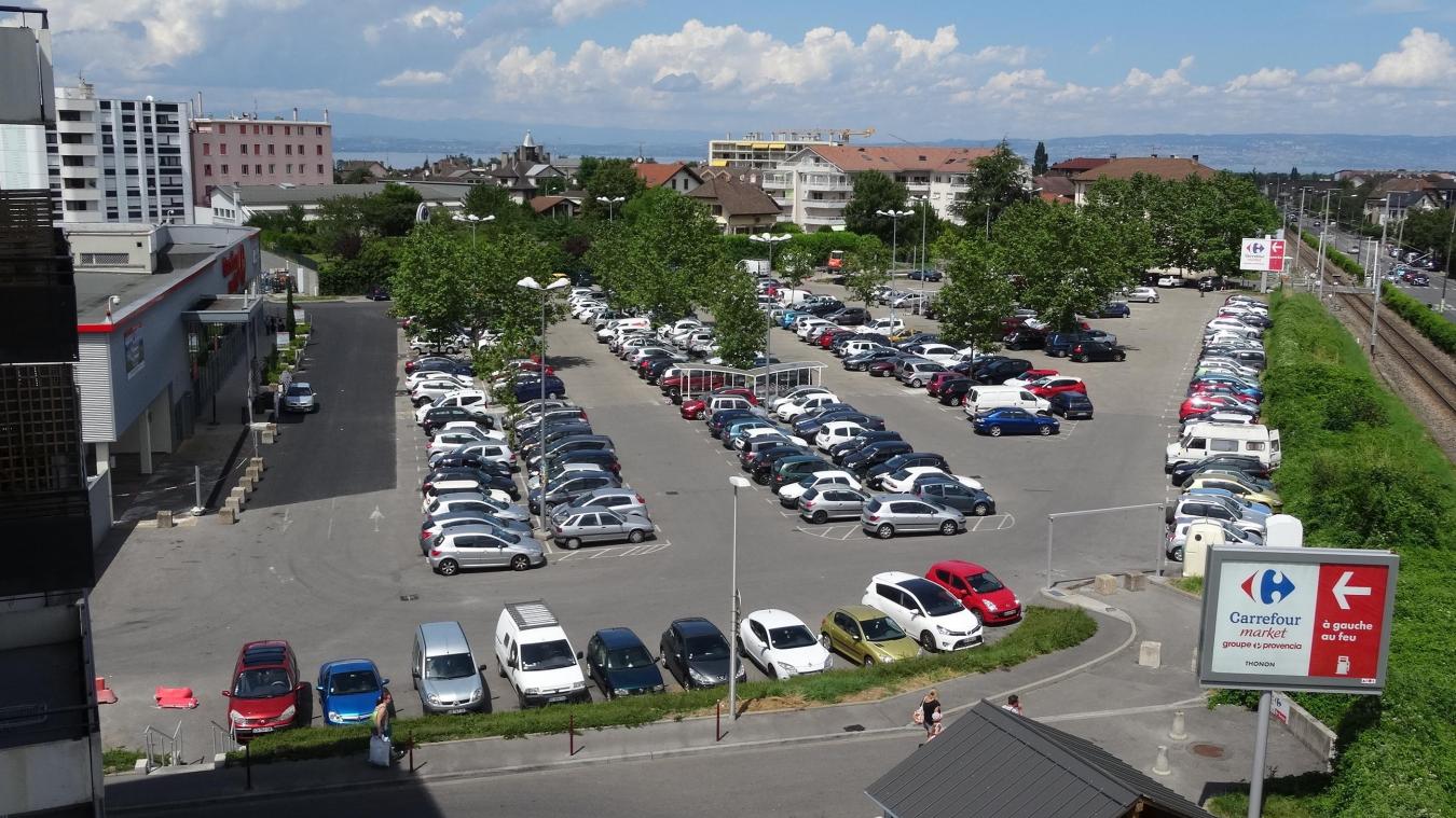Thonon : un grand parking en plein centre-ville passe en zone bleue
