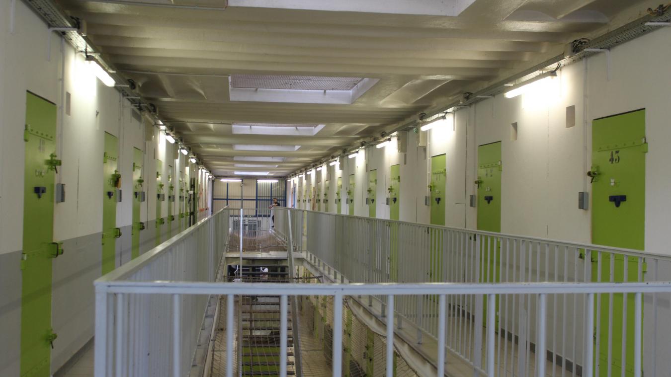 Les coursives sont empruntées par les détenus lors de leurs déplacements au sein de la maison d’arrêt.