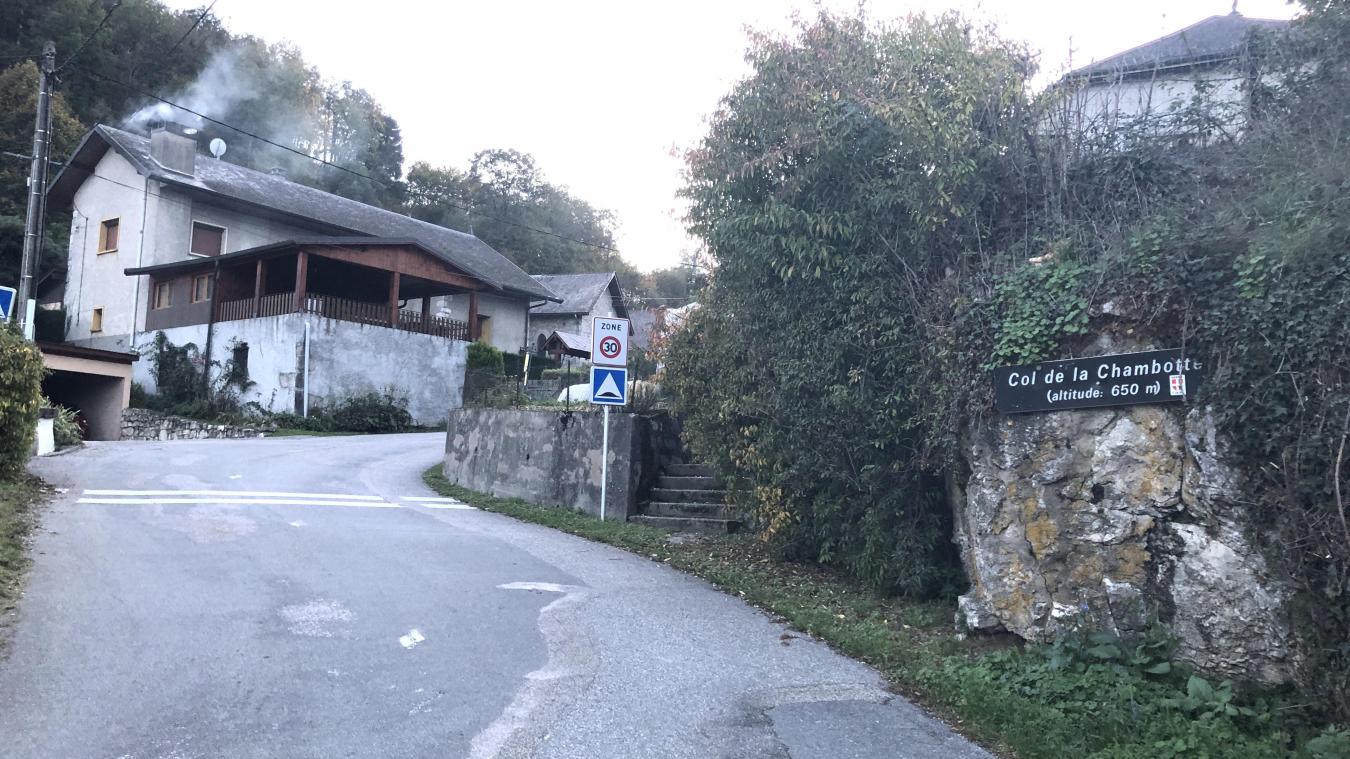 Le col de la Chambotte, un itinéraire déconseillé qui se retrouve très emprunté L'Essor Savoyard Le col de la Chambotte, un itinéraire déconseillé qui se retrouve très emprunté L'Essor Savoyard