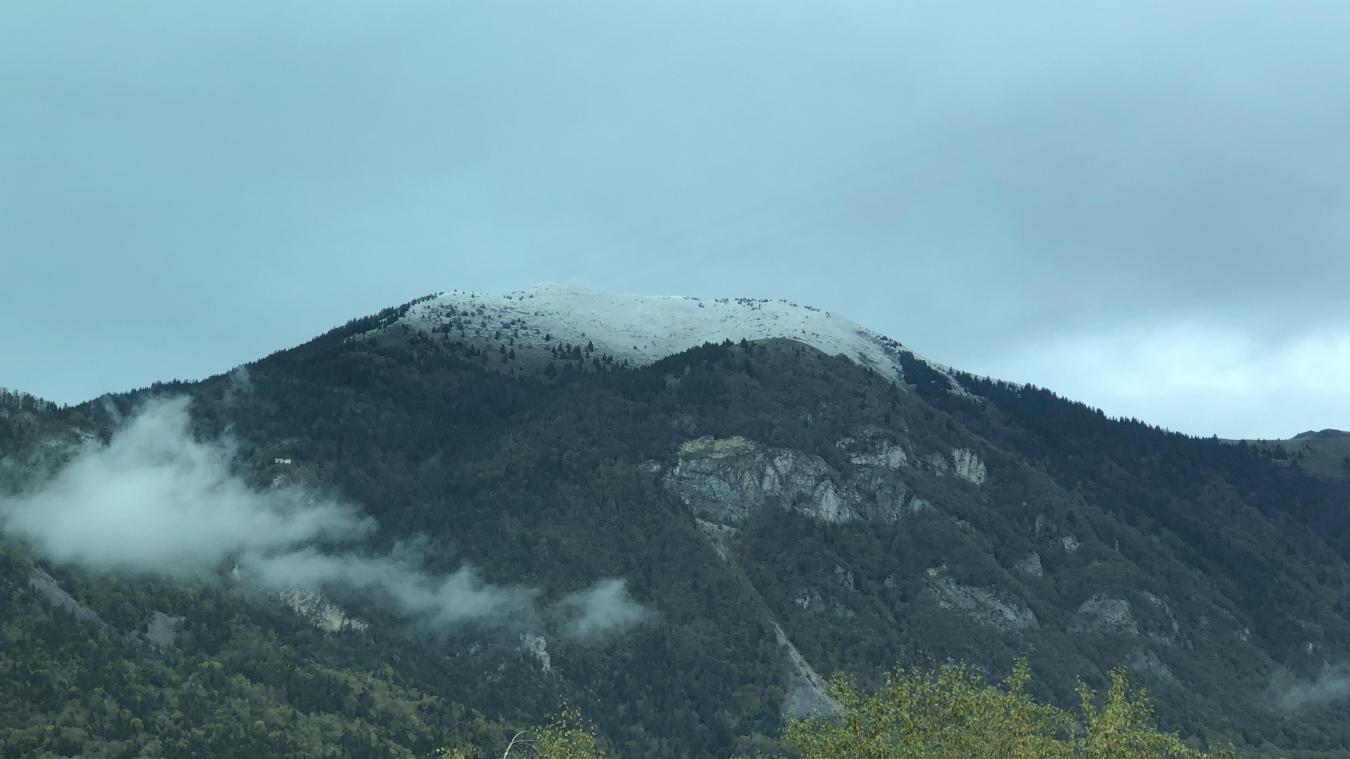 Ce vendredi 4 novembre 2022, le Môle est recouvert d’une fine pellicule de neige.