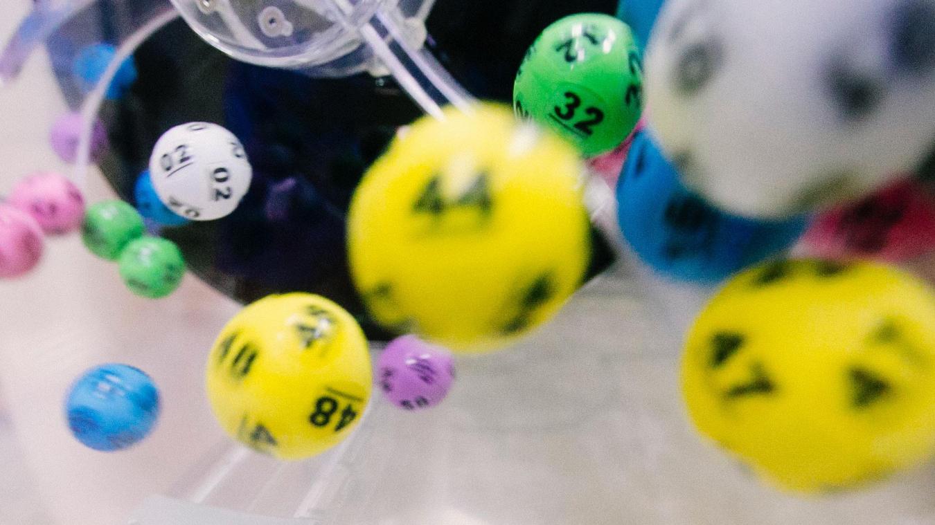 Après 40 tirages infructeux, la loterie américaine remet en jeu son jackpot ce lundi 7 novembre, estimé cette fois à 1,9 milliard de dollars.