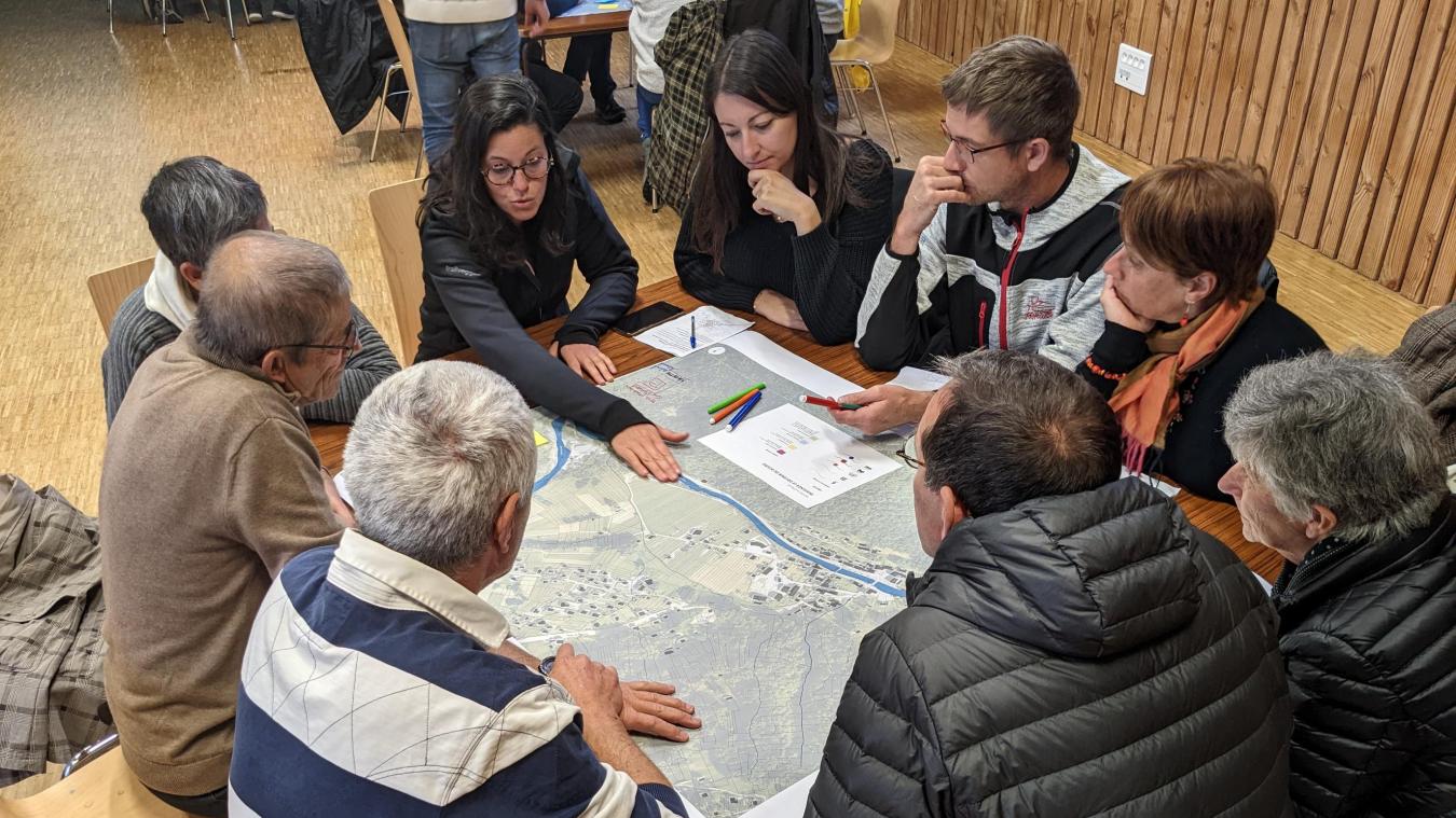 A Sixt-Fer-à-Cheval, l'atelier de concertation a permis à une cinquantaine de personnes d'apporter leurs suggestions et réflexions pour l'aménagement du chef-lieu.