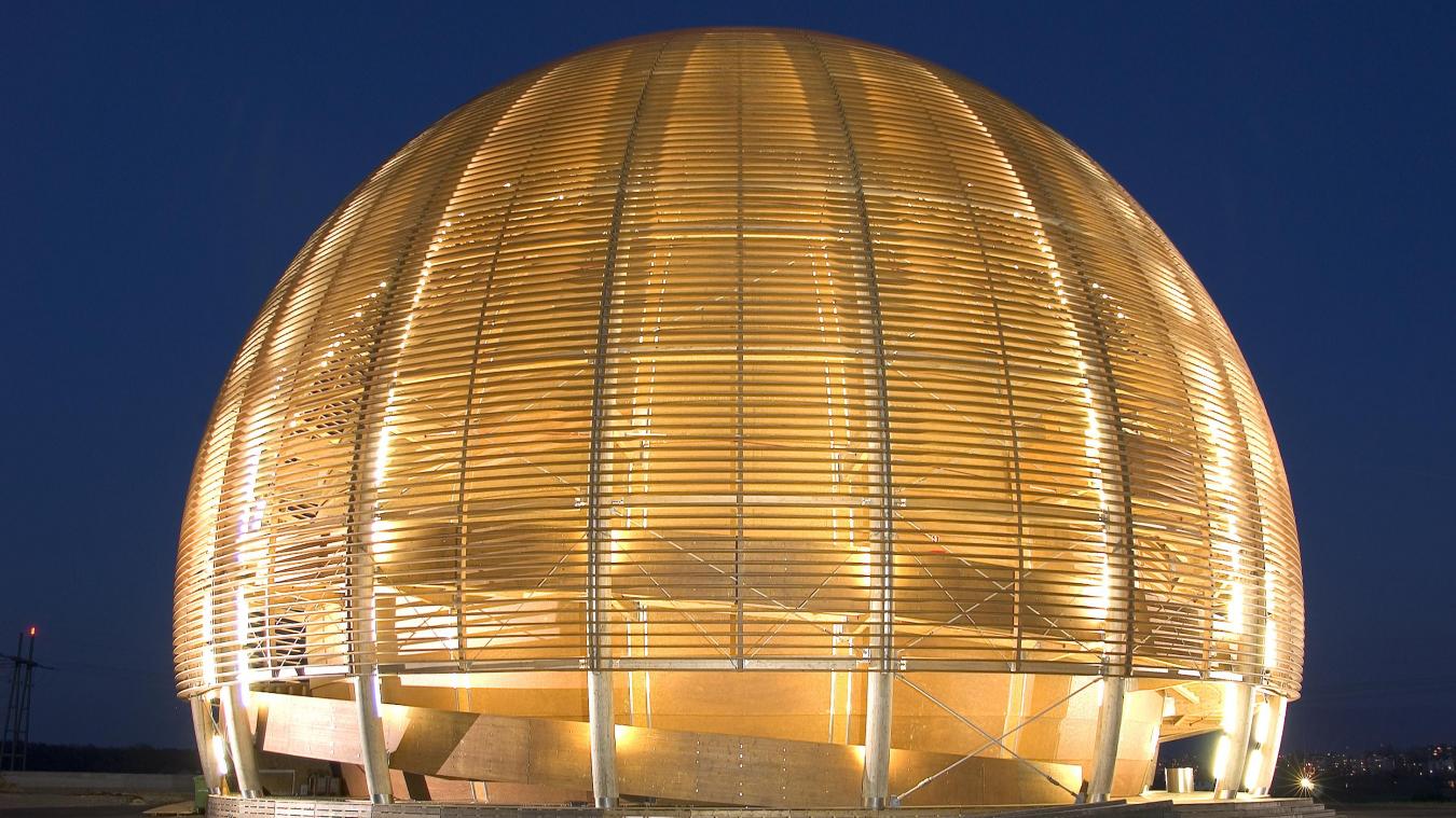 Désormais, le Globe du CERN est éteint une heure plus tôt, soit de 23h à 5h du matin.