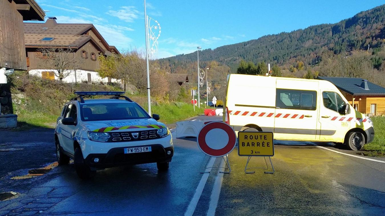 Attention, la route de la Balme est fermée dans les deux sens de circulation ce mercredi 16 novembre (© Arâches-la-Frasse).