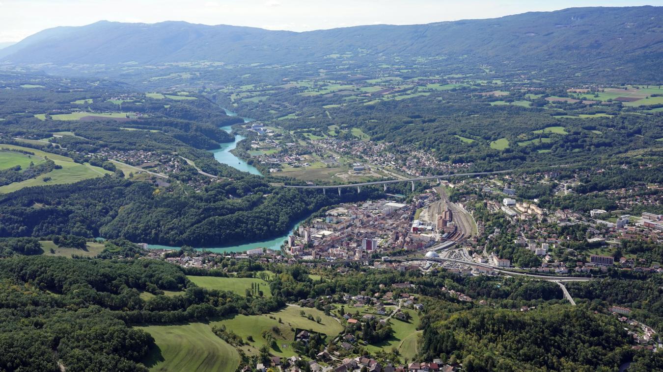 A Valserhône, le CPER permettra de financer une partie de l’aménagement des berges du Rhône et de la plaine des sports d’Arlod.