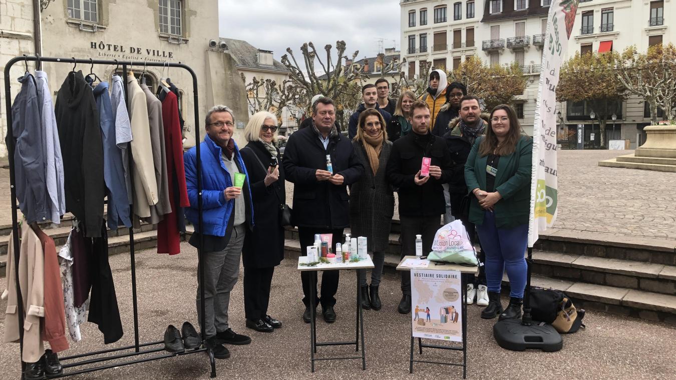 Les missions locales d’Aix-les-Bains et d’Annecy ont inauguré ce jeudi leur vestiaire solidaire destiné aux jeunes en recherche d’emploi.