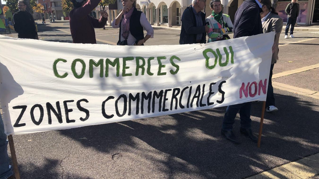Banderolle issue de la manifestation du samedi 23 octobre 2021 à Saint-Genis-Pouilly.