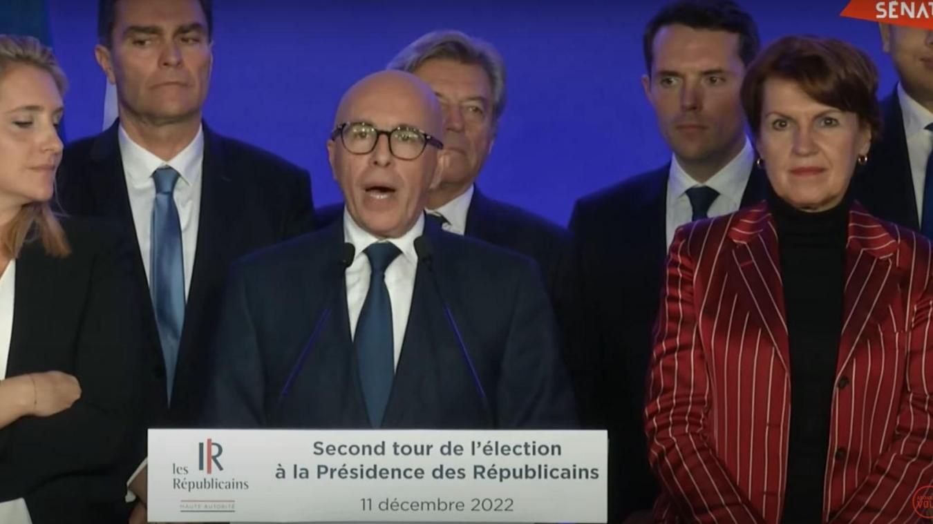 Eric Ciotti élu président du parti Les Républicains et soutien affirmé de la candidature de Laurent Wauquiez à la présidentielle de 2027.
