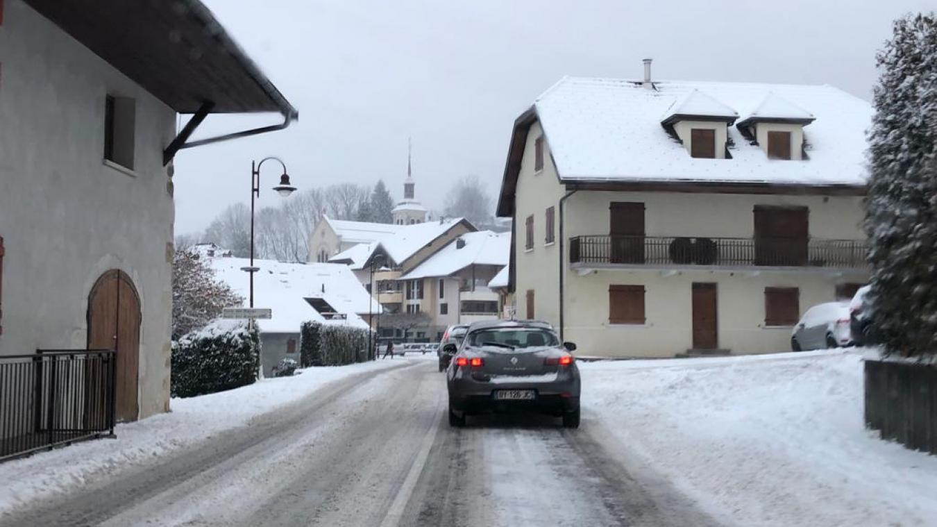 La neige est tombée également à Viuz-la-Chiesaz dans le massif des Bauges.