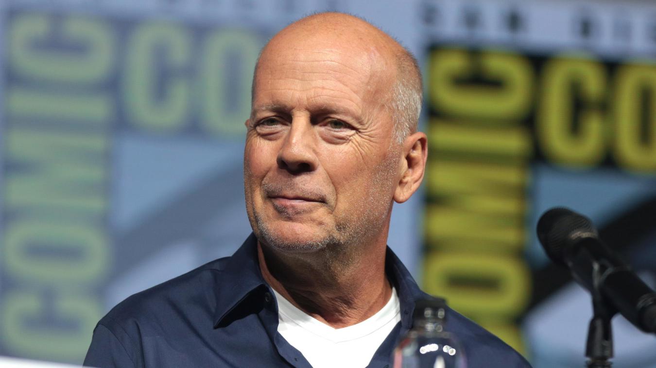 Bruce Willis est atteint d’aphasie, une maladie détériorant ses capacités cognitives.