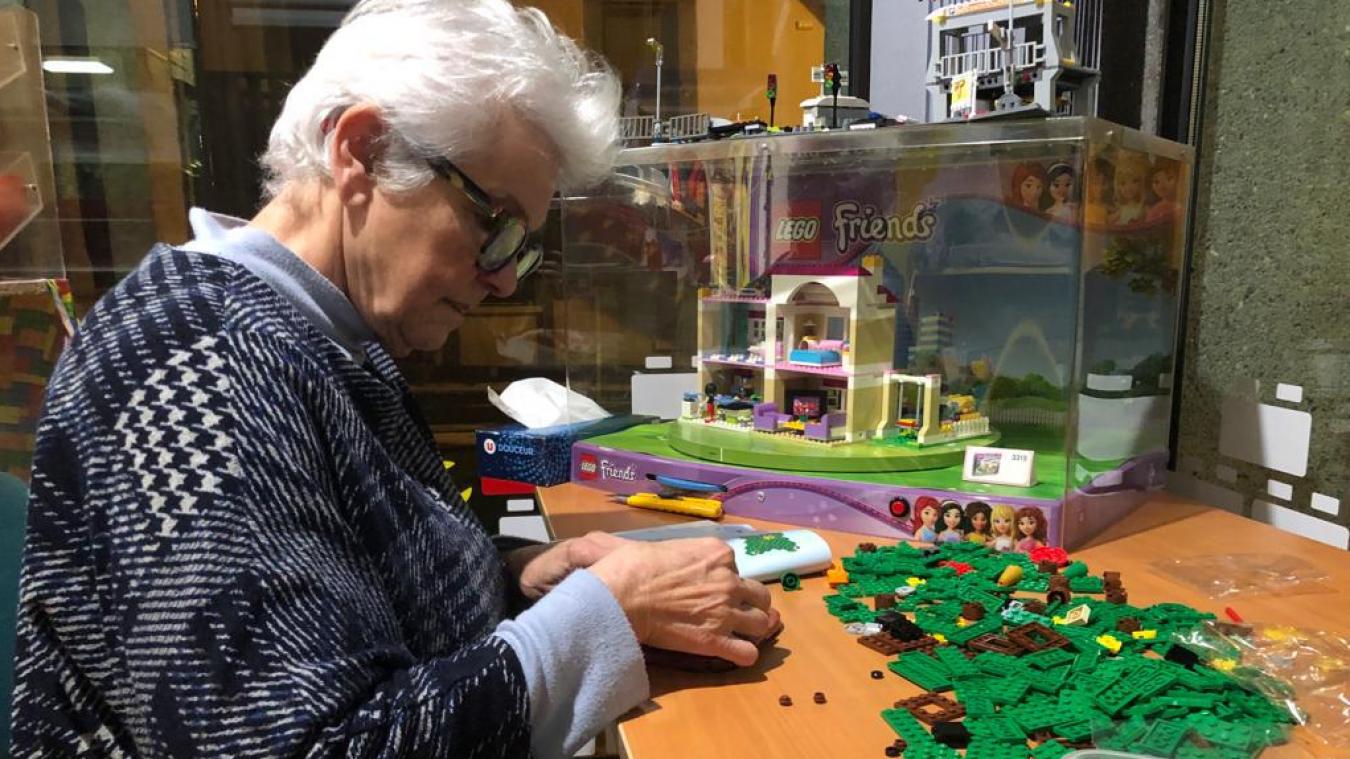 Colette Rupin gère cette boutique, elle-même passionnée par le monde de la construction en Lego®.