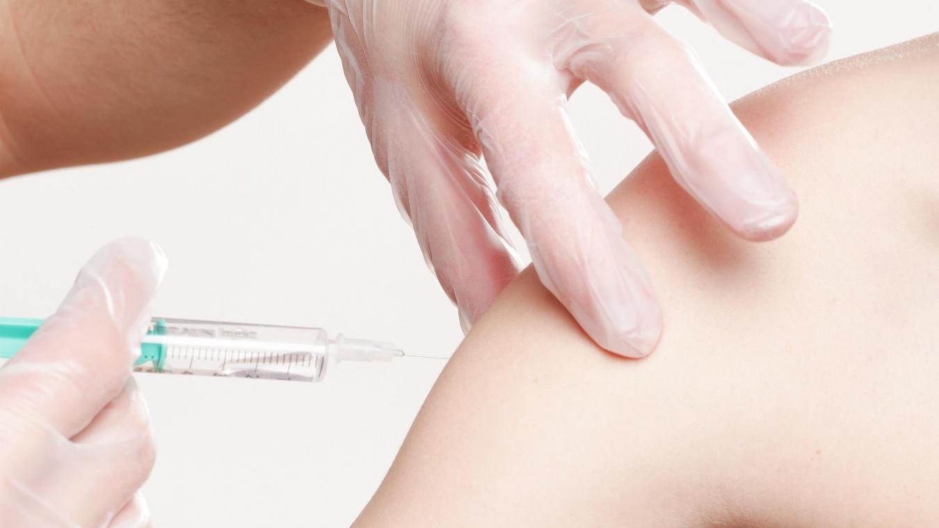 Pour la première fois en France, la vaccination des plus petits est recommandée.
