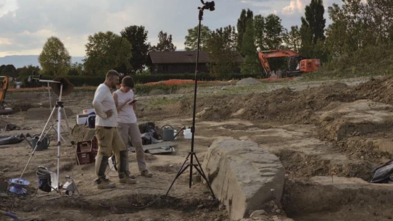 L’archéologue Eric Néré sur les fouilles à Massongy en 2019.