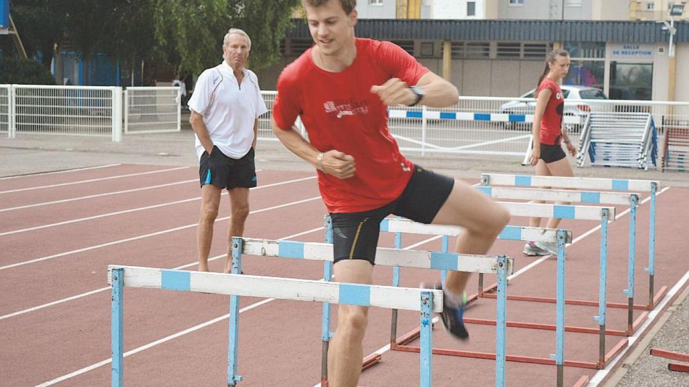 En août 2013, le sprinteur Christophe Lemaitre se prépare aux championnats du monde d’athlétisme de Moscou avec son coach Pierre Carraz.