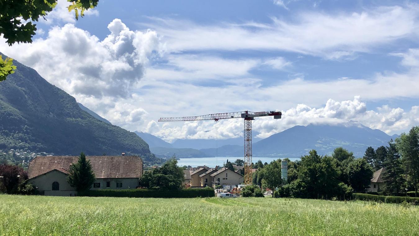 Annecy, ville préfecture de la Haute-Savoie, voit sa population augmenter.