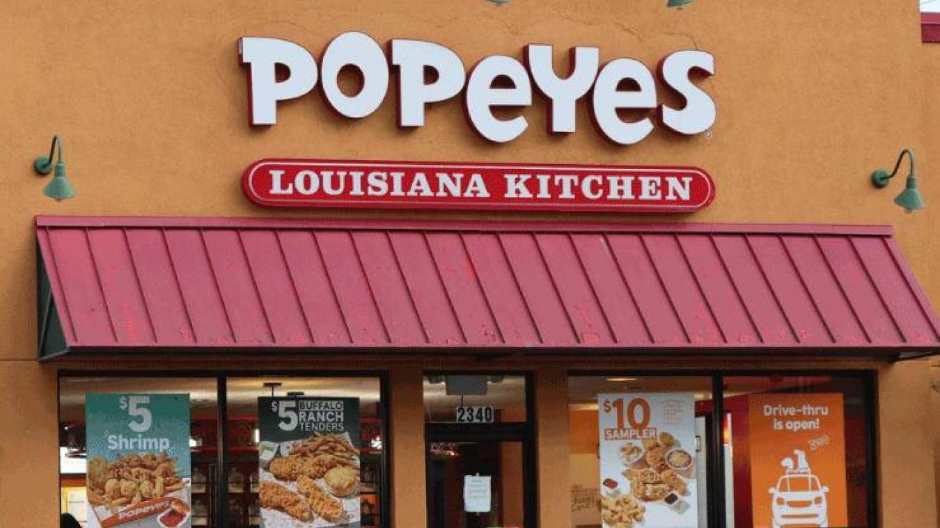 L’enseigne américaine Popeyes, concurrente de KFC, revient en France. avec une importante ambition.