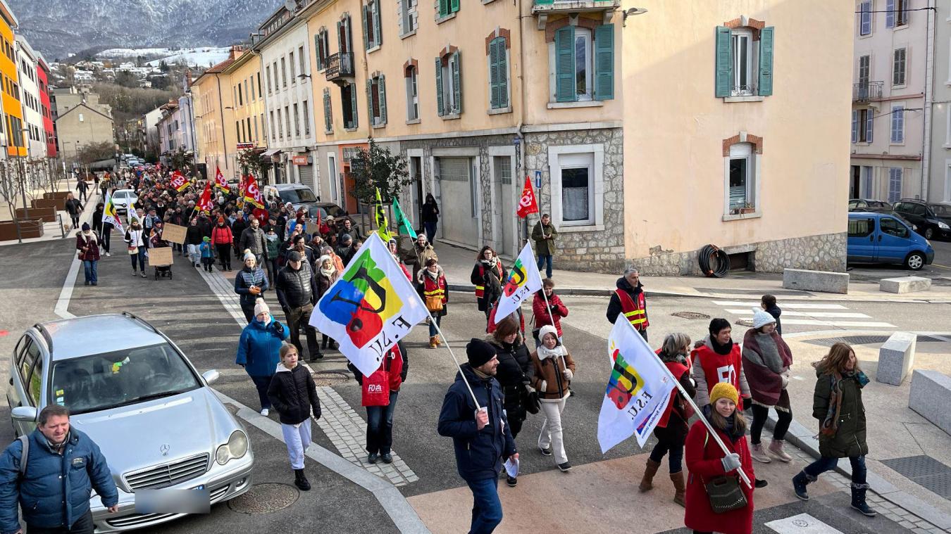 La manifestation intersyndicale a parcouru le centre-ville de Bellegarde.