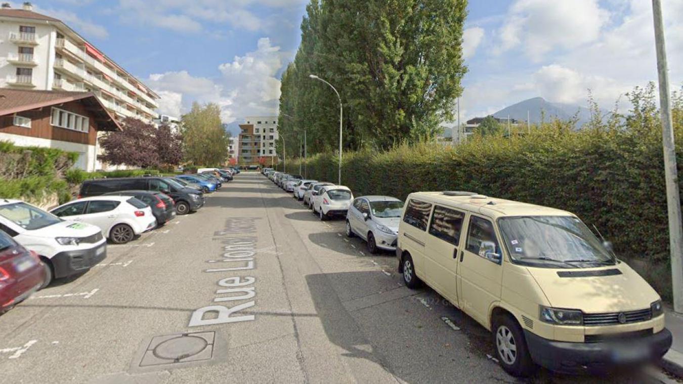 A Annecy, un incendie a détruit plusieurs voitures dans la nuit de jeudi à vendredi.