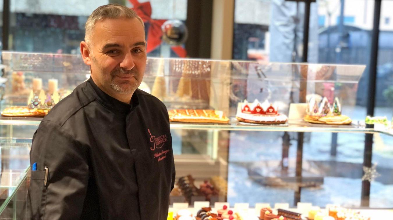 Sébastien Lesage dans sa pâtisserie-chocolaterie, place Jean-Jacques-Rousseau, à Annemasse, ce mercredi 18 janvier.