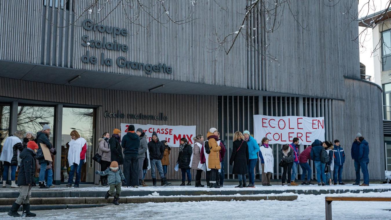 Une quarantaine de parents d’élèves ont apporté leur soutien à la grève des professeurs des écoles de la Grangette.