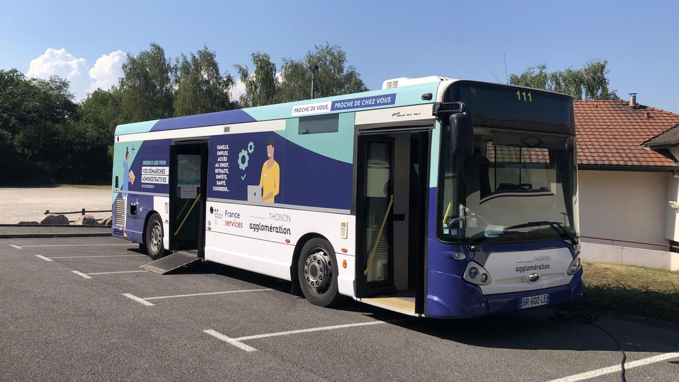 Depuis septembre 2022, le bus France services sillonne le Chablais pour répondre aux demandes du public.