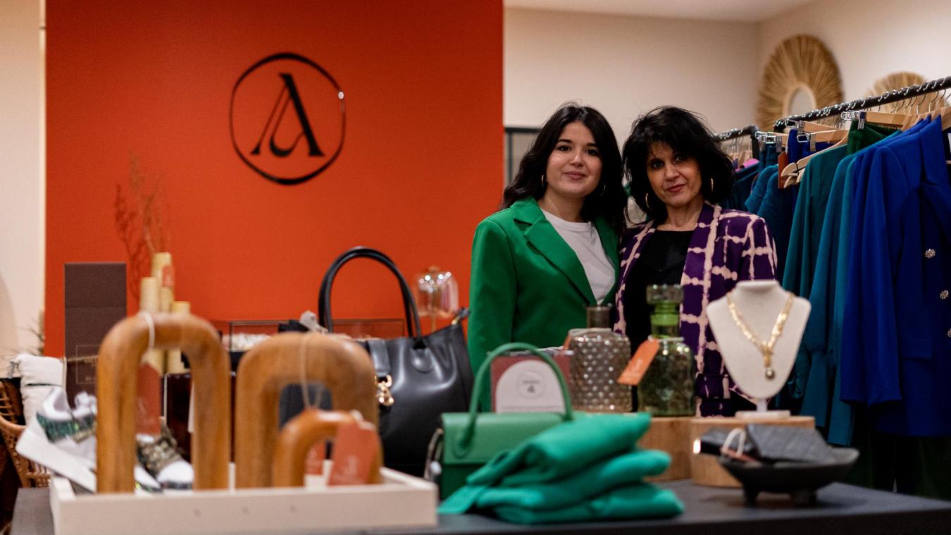 Mère et fille, Irène et Marine Pasquier se sont lancées dans la création de leur boutique en décembre 2021.