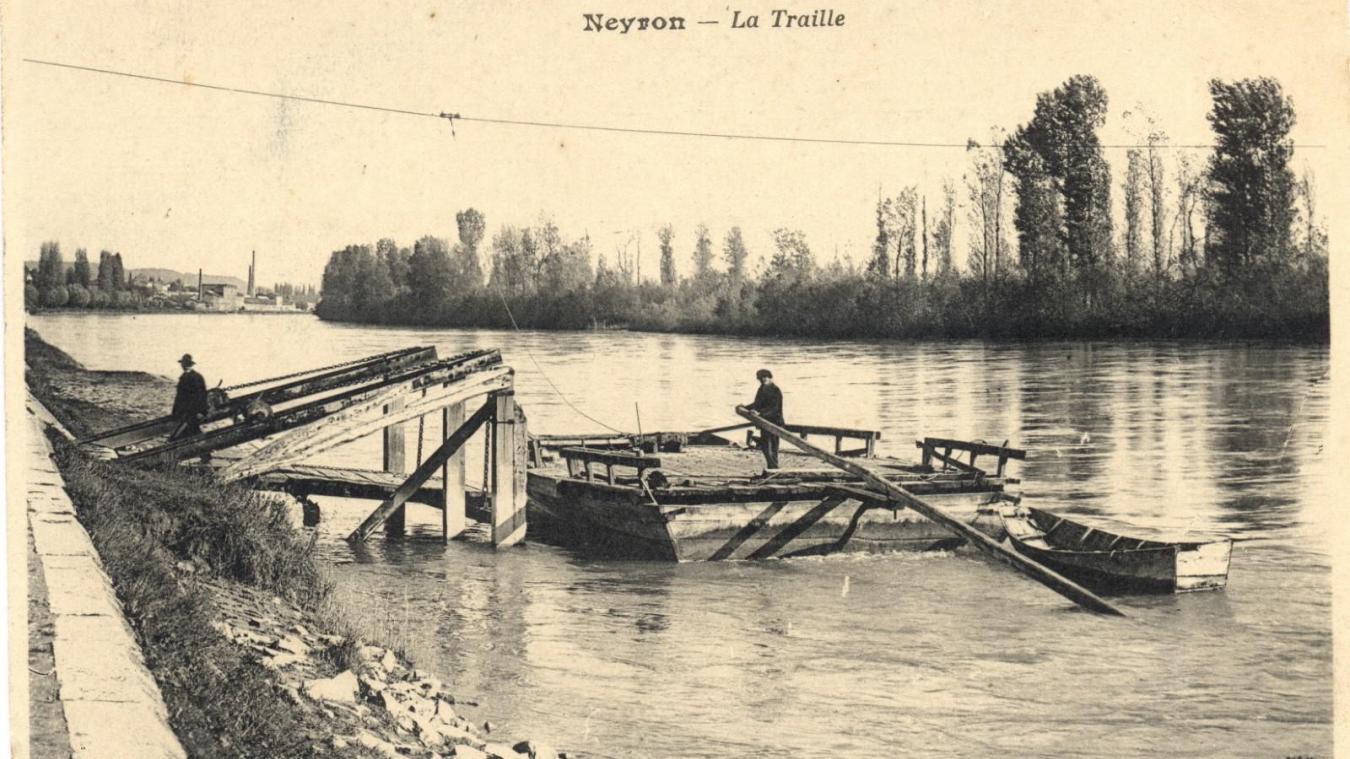 Un bac à traille sur le Rhône à Neyron, près de Lyon, vers 1910. (Coll. Michel Blanc)