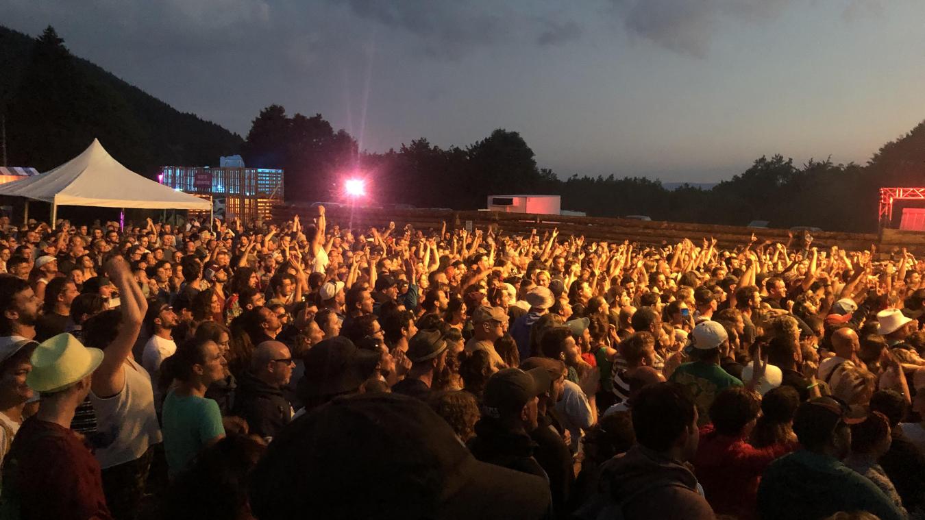 Une foule dense et enthousiaste, le vendredi 22 juillet 2022, lors du dernier festival du Cri de la Goutte.