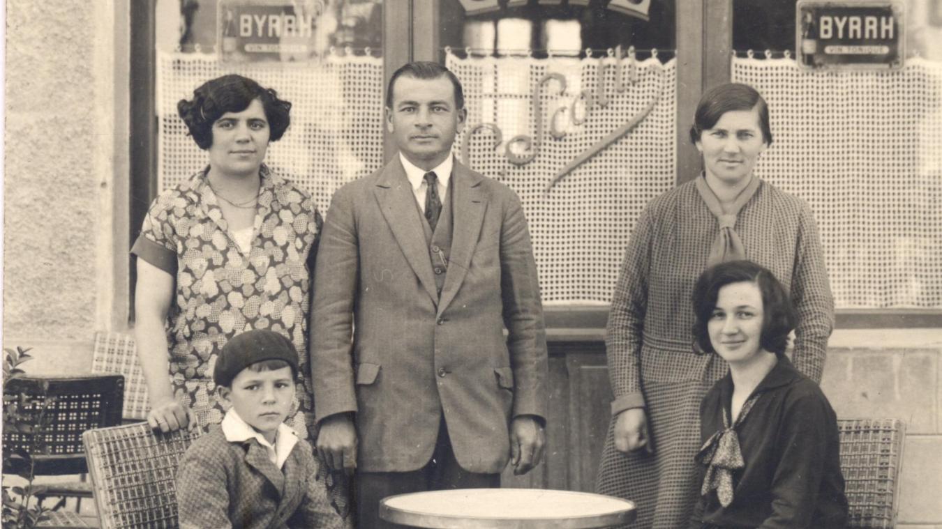 Le café-pension Scotti, rue de Brazza dans les années 1920, un établissement tenu par une famille  d’origine italienne. (collection M. Blanc)
